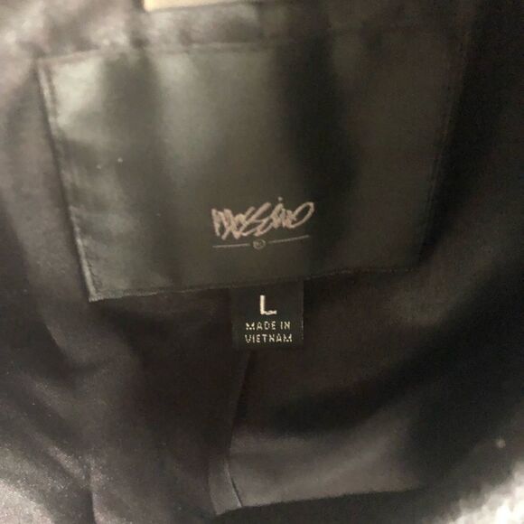 Beautiful black coat with large three-quarter sleeve - Picture 4 of 7